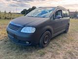 Volkswagen Vw Touran 2.0 TDI TÜV10/25 - Volkswagen Touareg aus 2005: V10