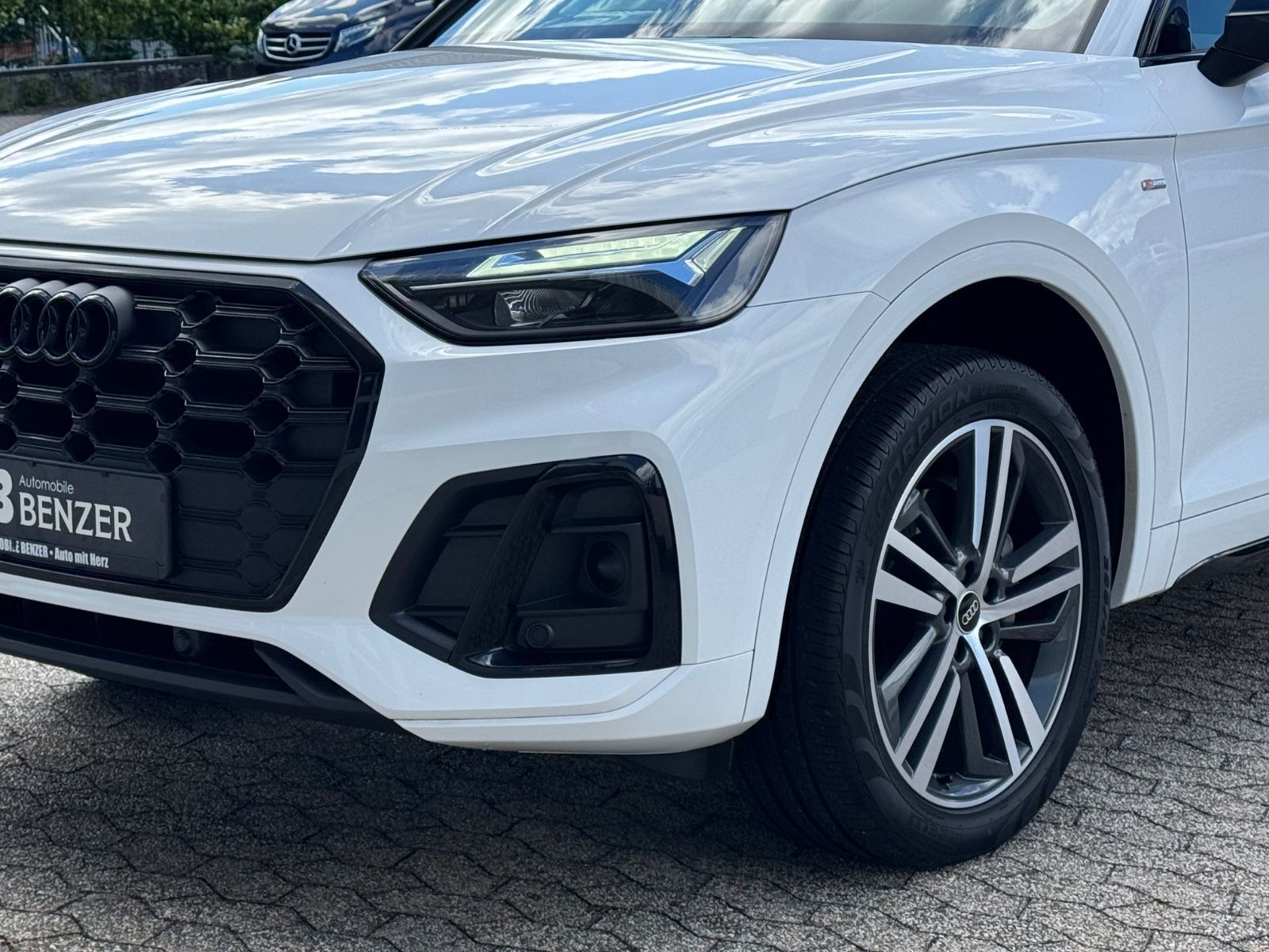 Fahrzeugabbildung Audi Q5 40 TDI quattro S line/LEDER/LED/NAVI/SHZ/ACC/