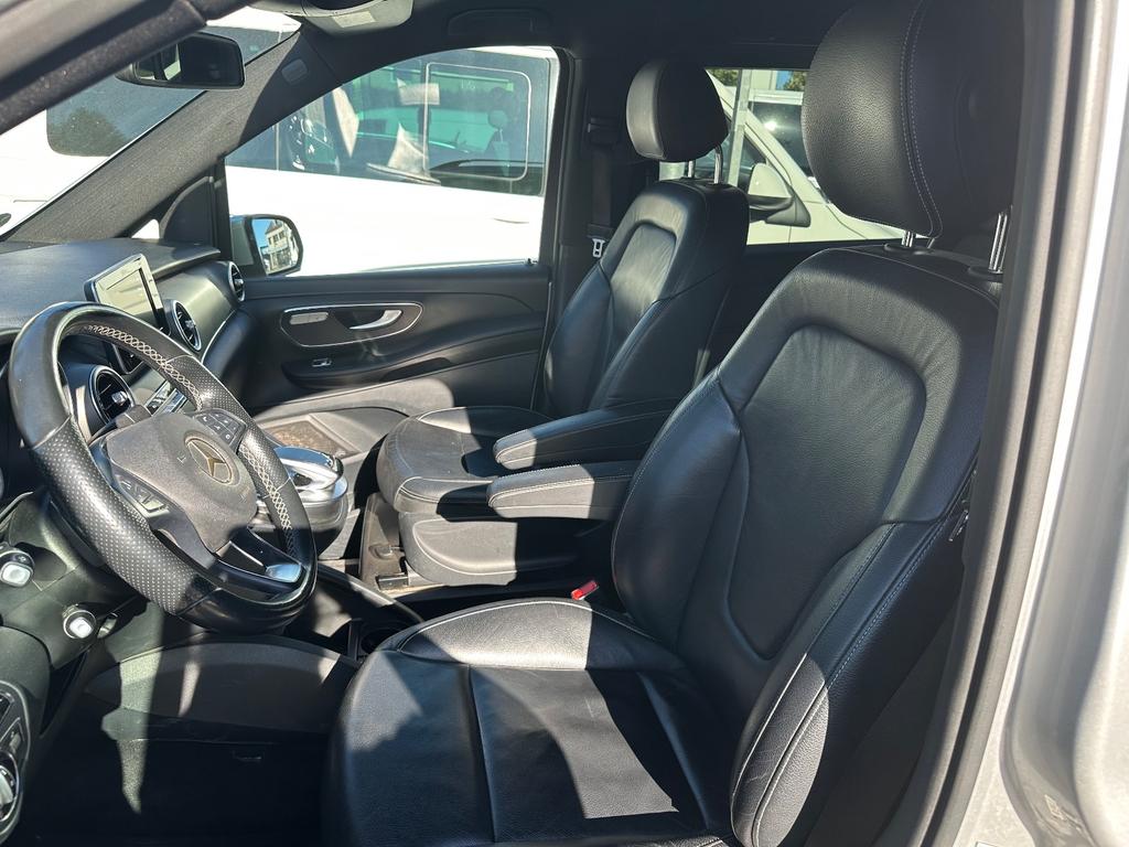 Mercedes-Benz V 220