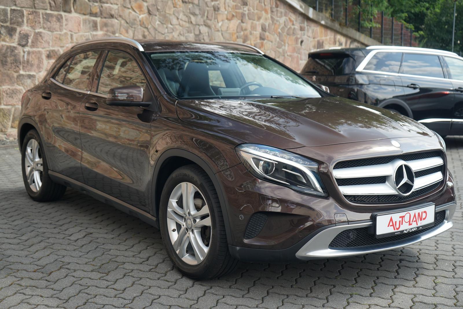 Mercedes-Benz GLA 200 Standard Bi-Xenon Sitzheizung Kamera PDC