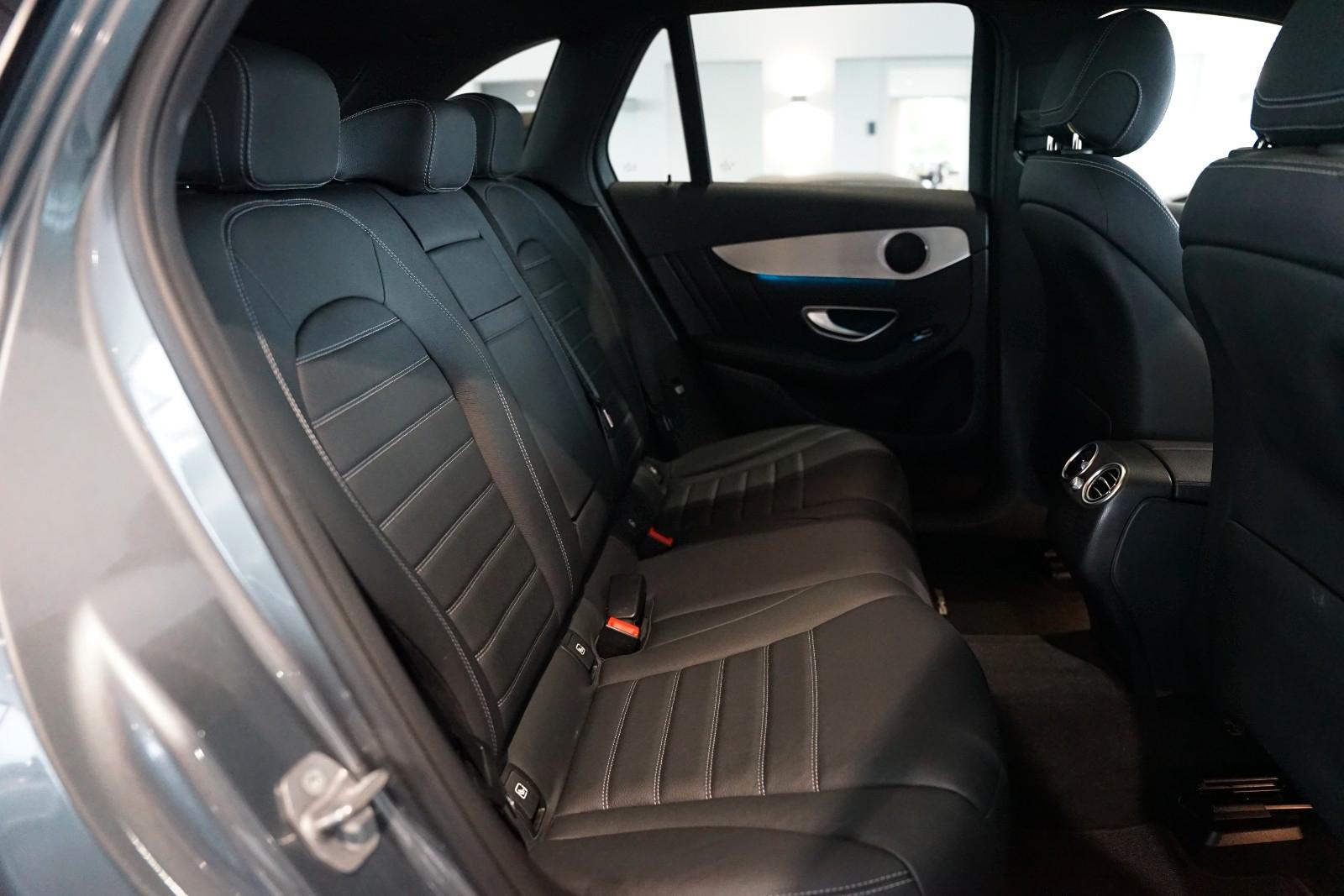 Mercedes-Benz GLC 300 4Matic | AMG | Comand | Pano | AHK