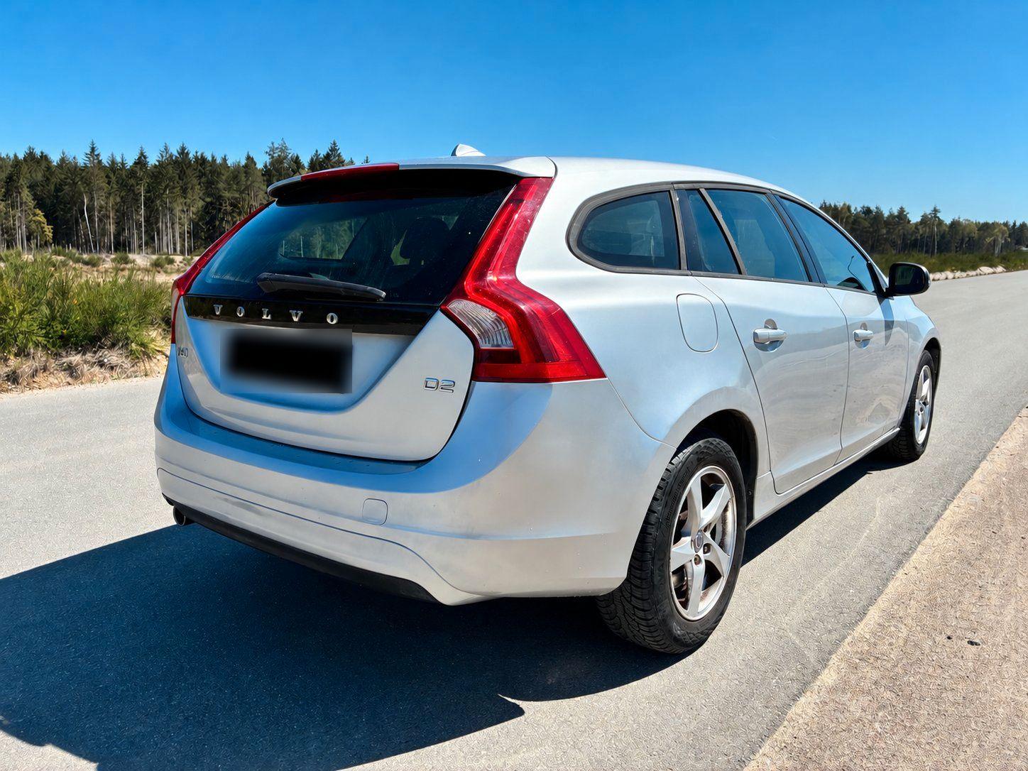 Volvo V60 2015 — engine 116 HP (85kW)