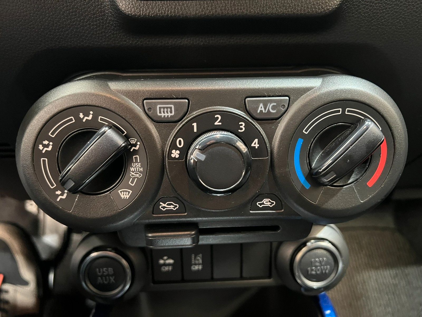 Fahrzeugabbildung Suzuki Ignis 1.2 DUALJET HYBRID Comfort