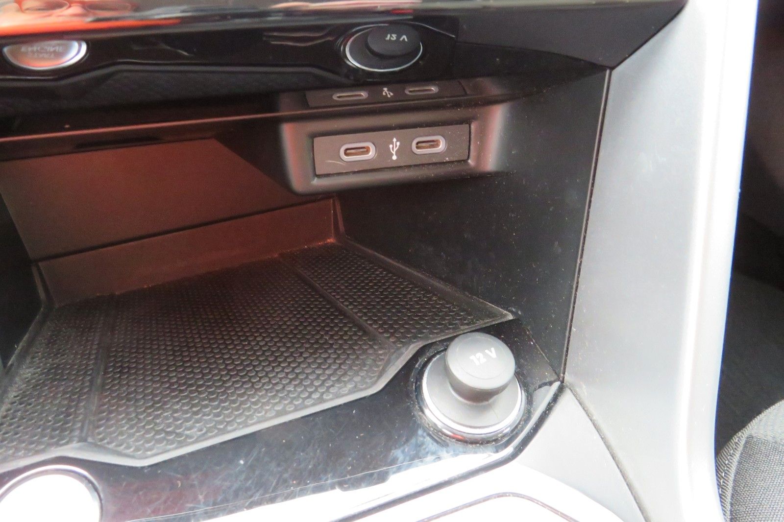 Fahrzeugabbildung Volkswagen T-Roc Life LED AHK KAMERA ACC NAVI 1.HD