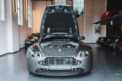 Fahrzeugabbildung Aston Martin V8 Vantage S *MWST. / 2. HAND / SCHECKHEFT*
