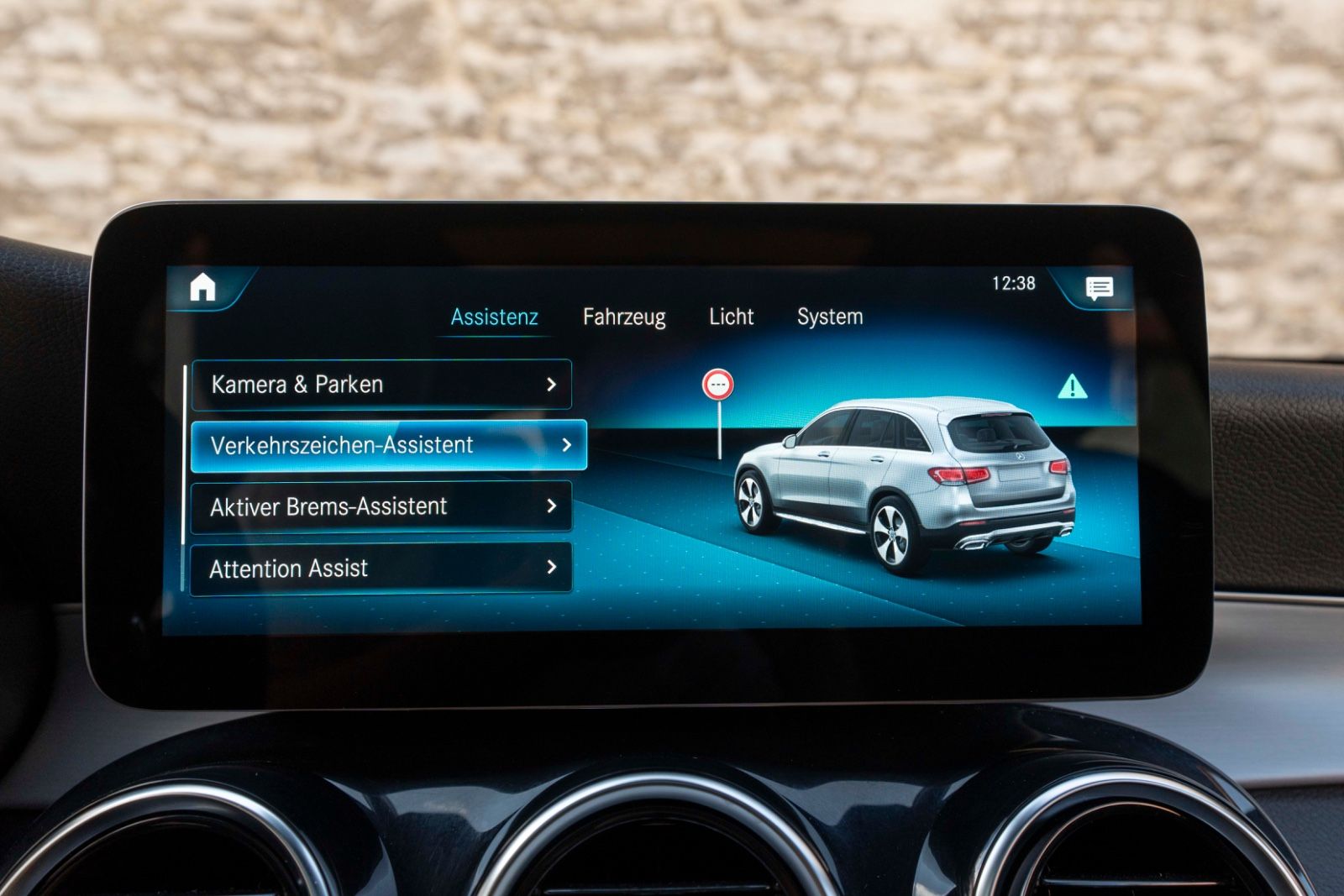 Fahrzeugabbildung Mercedes-Benz GLC 300 4MATIC LED 360° PANO TOTW NAV OFFROAD