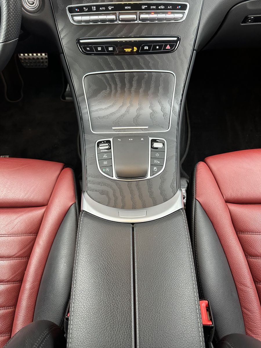 Fahrzeugabbildung Mercedes-Benz GLC 200d 4Matic AMG-Line NAV+LED+AHK+19ZO+KAMERA