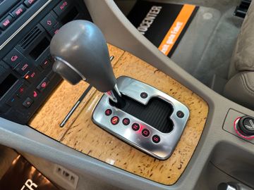 MYAUTOCENTER – Gebraucht- und Jahreswagen mit Werkstattservice in Pfaffenhofen Audi A4 Avant 3.0 TDI quattro *Navi*Klima*