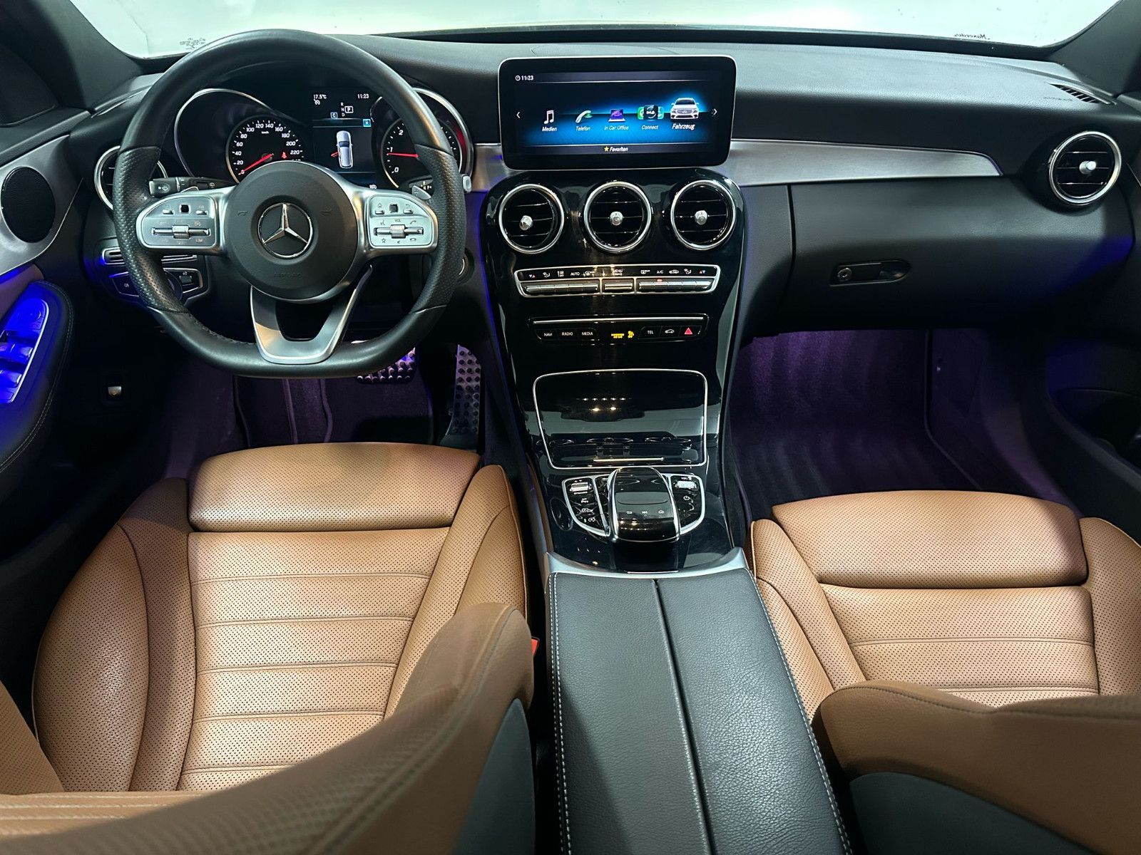 Fahrzeugabbildung Mercedes-Benz C 220 d T Autom. AMG*NIGHT*SITZKLIMA*KAMERA*TEMP
