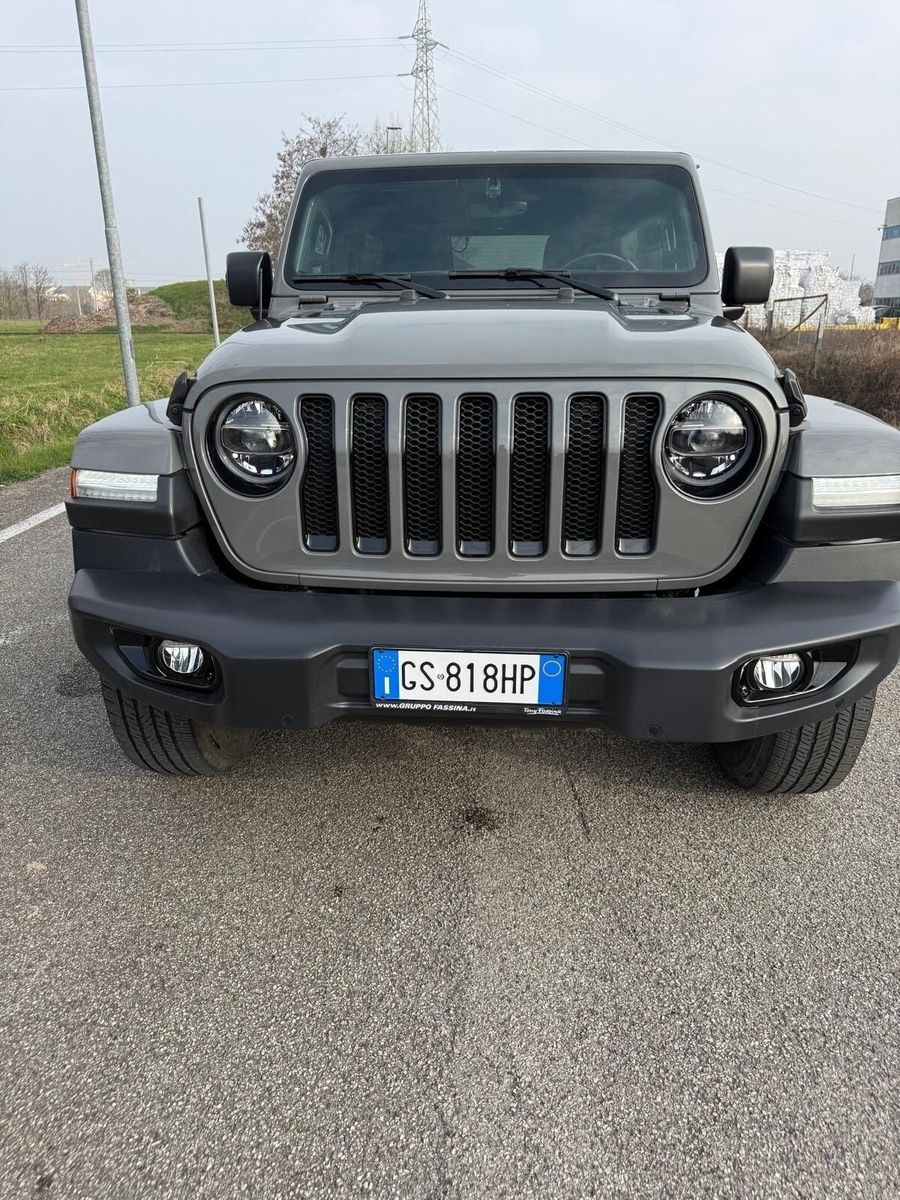 Jeep Wrangler 2.0 Turbo Sahara imagem 3