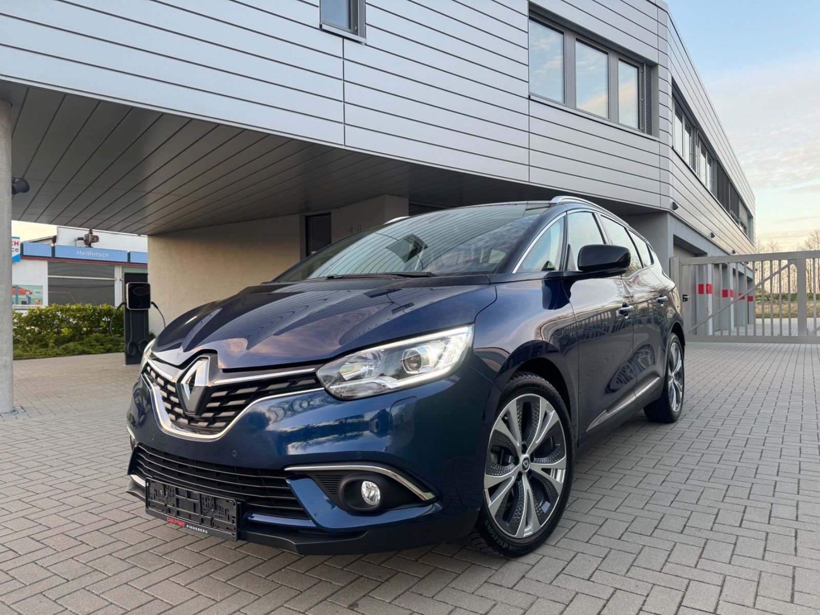 RENAULT Scenic