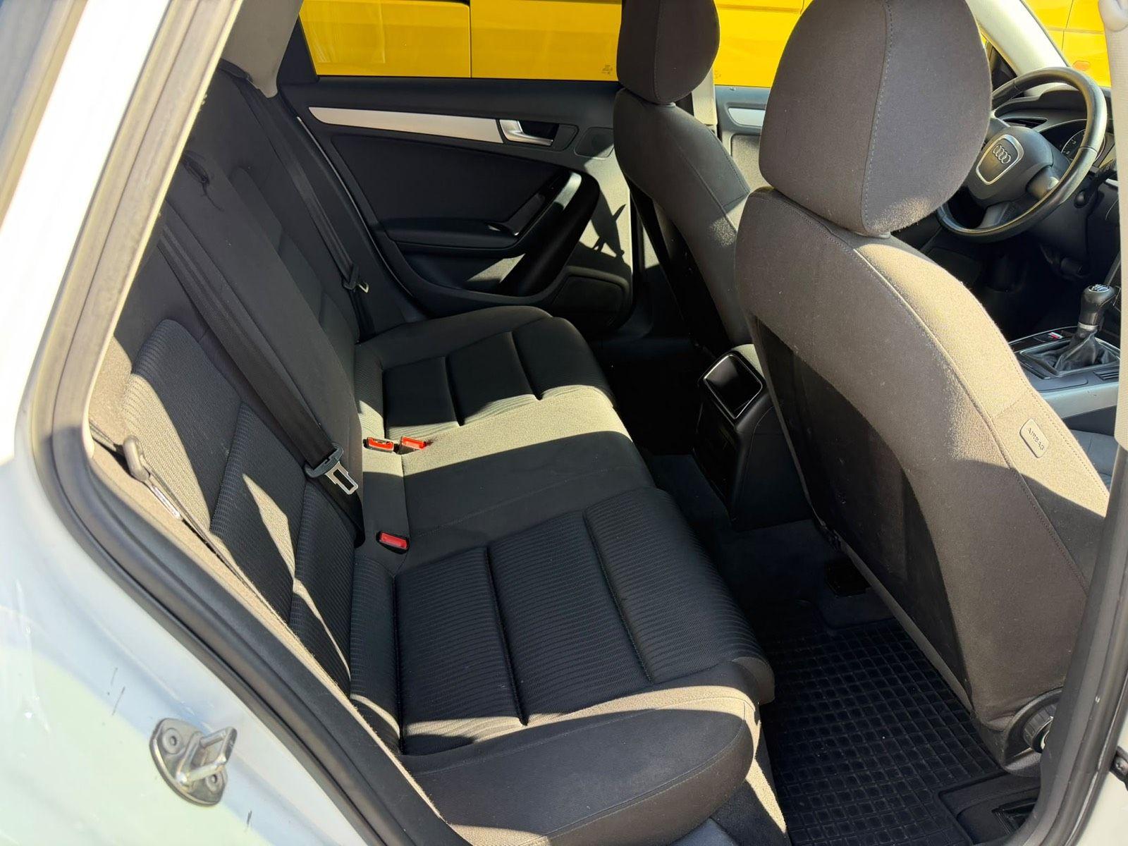 Audi A4 2009 — photo 10