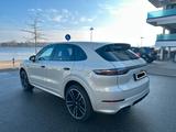 Porsche Cayenne E-Hybrid mit Porsche-Garantie - Porsche: Beige