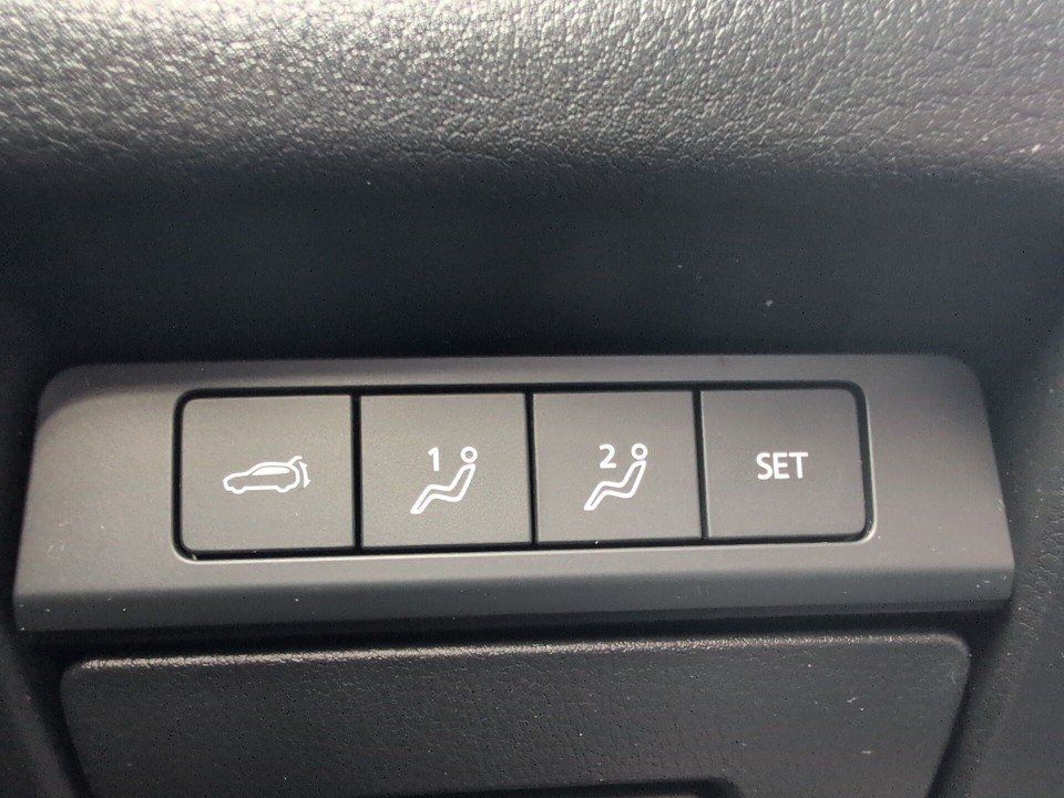 Fahrzeugabbildung Mazda CX-30 2.0L 150 SKY-G 6AT NAGISA !GARANTIE-06/30!