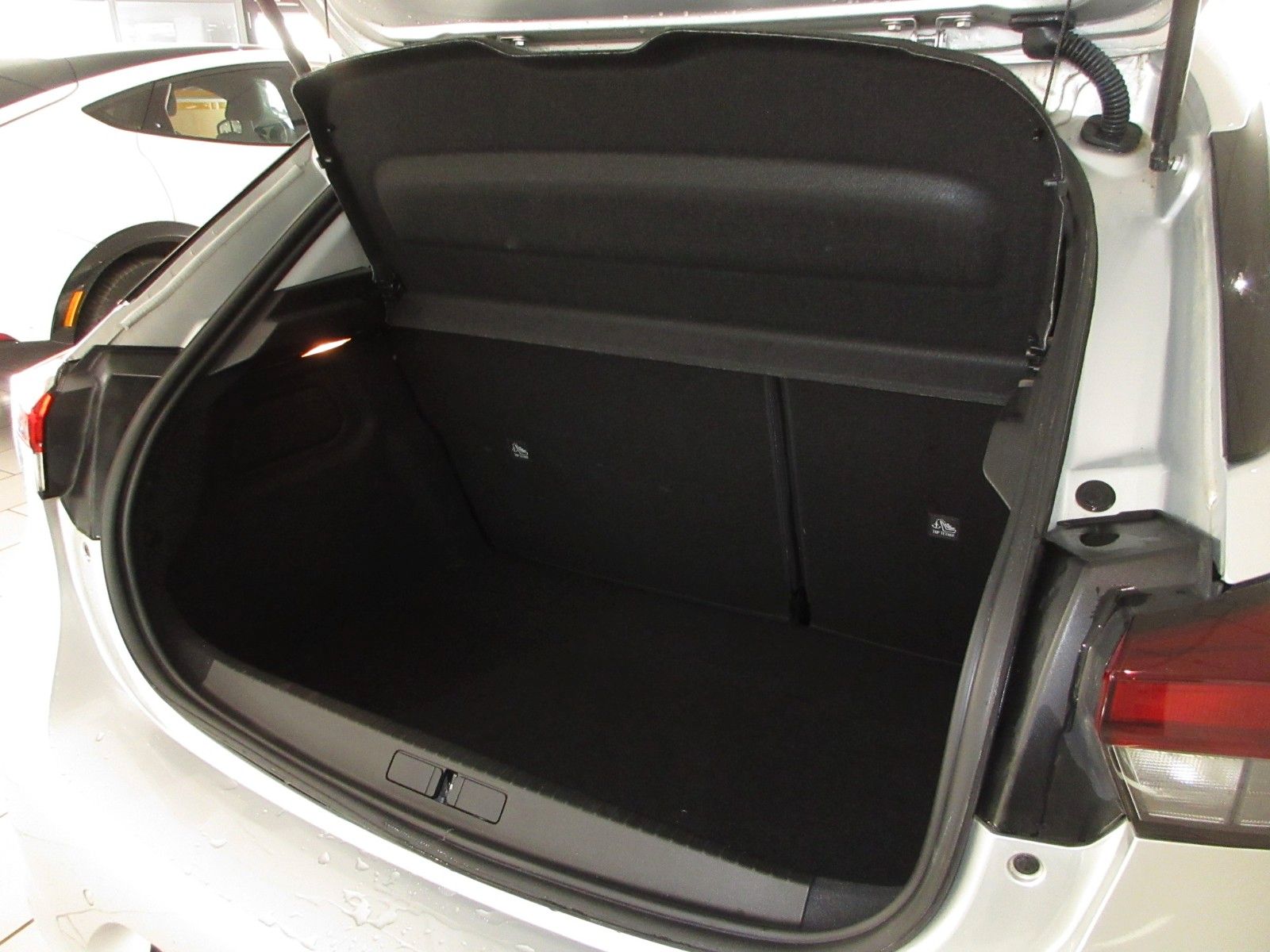 Fahrzeugabbildung Opel Corsa 1.2 T Elegance LED/NAVI/PDC/ALU/TEMPO