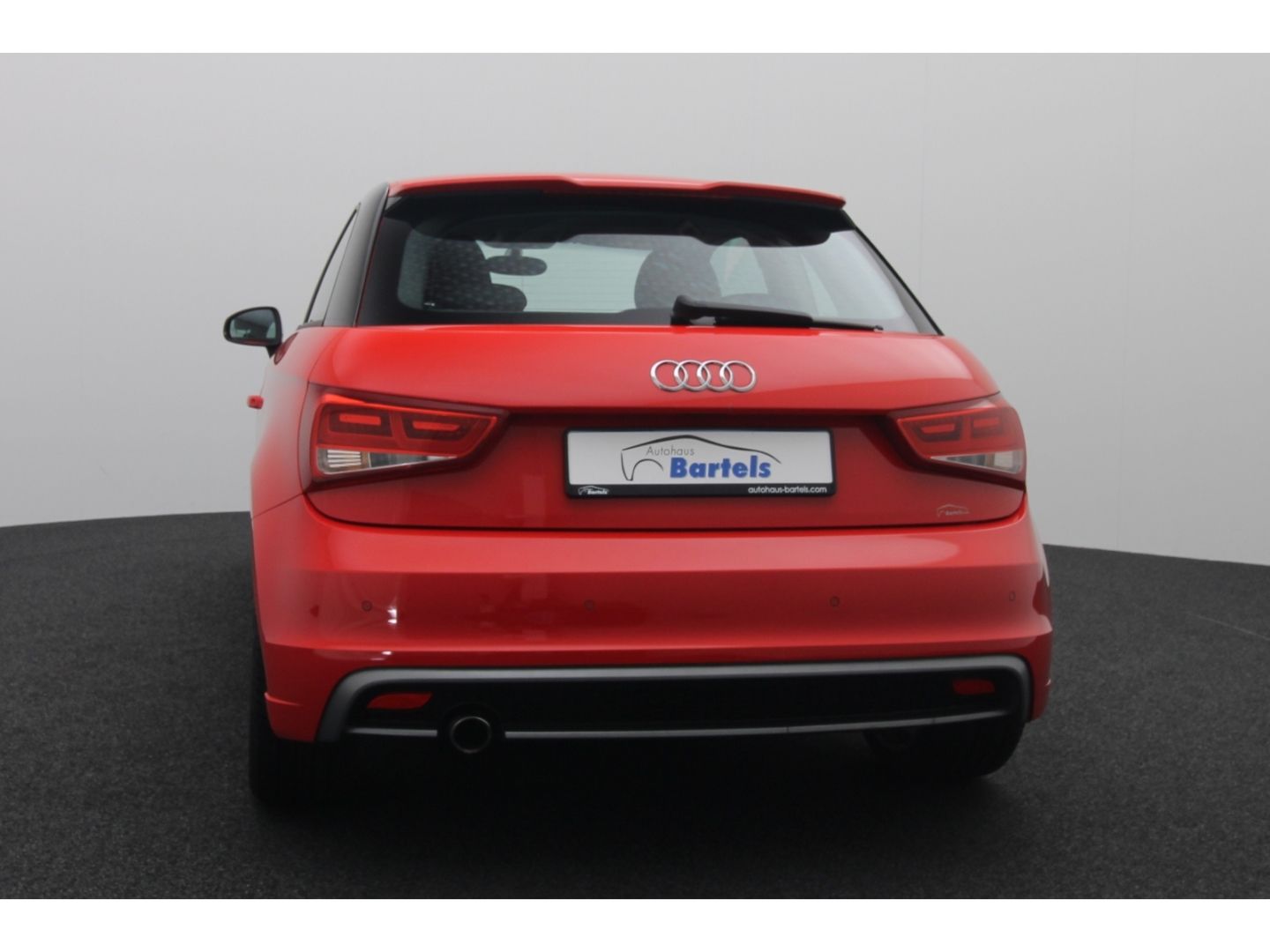 Fahrzeugabbildung Audi A1 1.6 Attraction Klimaauto SHZ Einparkhilfe