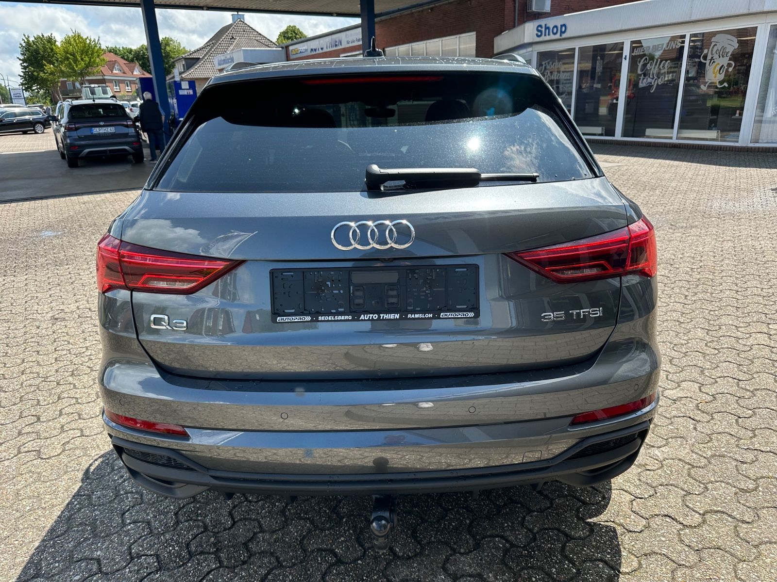 Fahrzeugabbildung Audi Q3 35 TFSI S line S Tronic Navi/Pano/AHK/GRA/18"