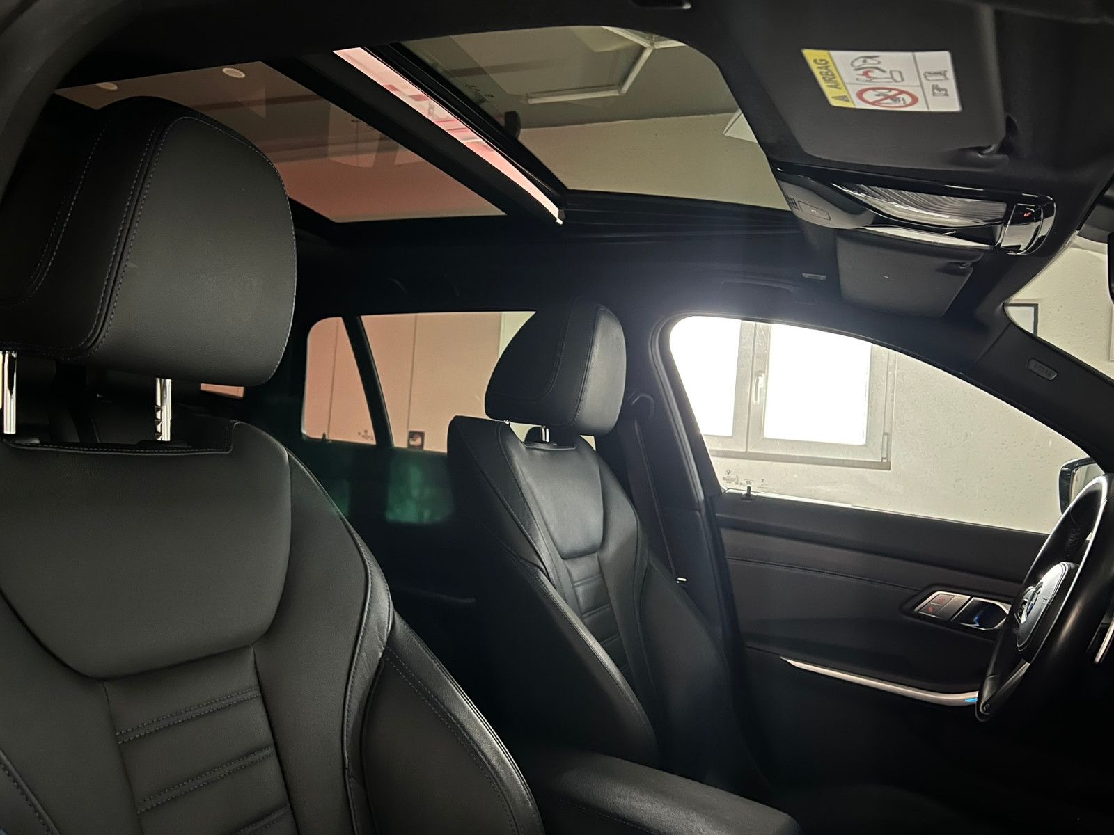 Fahrzeugabbildung BMW 330 i xDrive M SPORT PRO/LED/AHK/PANO/DRAVITGRAU