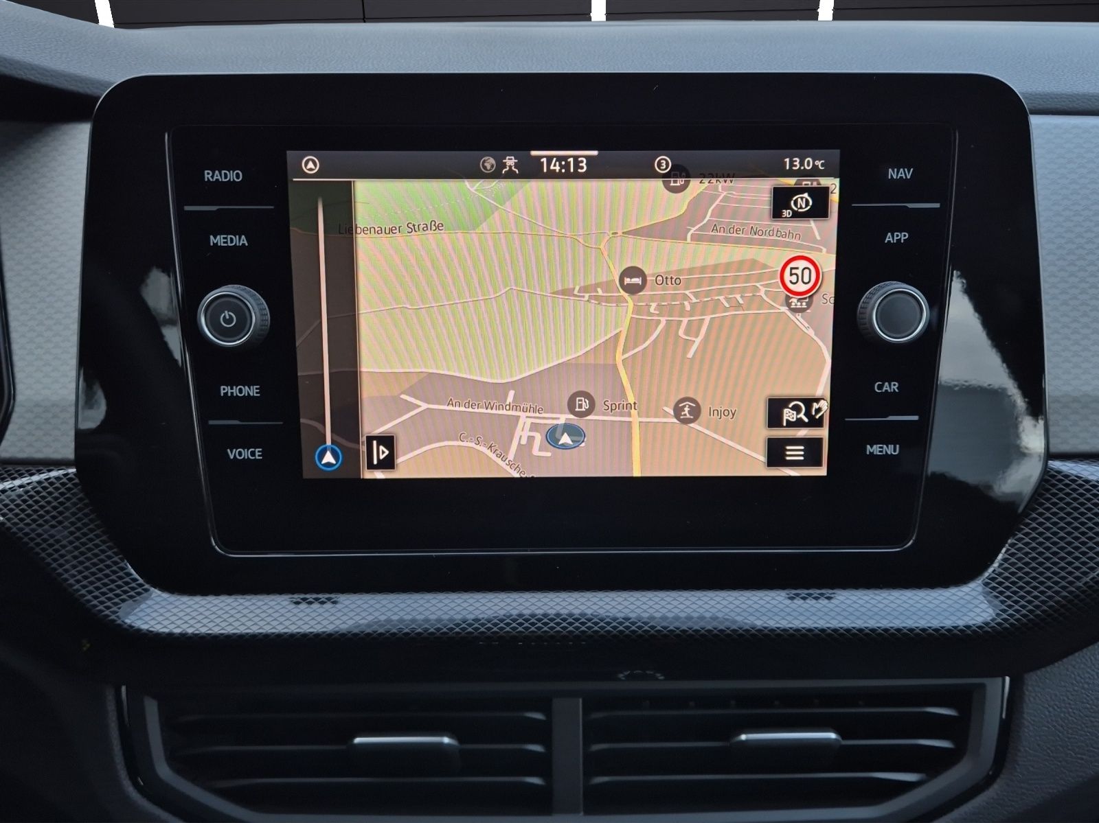 Fahrzeugabbildung Volkswagen T-Cross TSI Life LED Navi AID ACC PDC SH LM