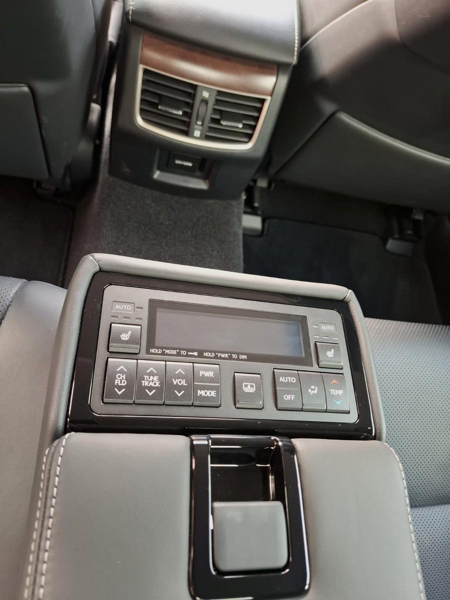 Lexus GS 450h Luxury Line * 8fach bereift * 345PS