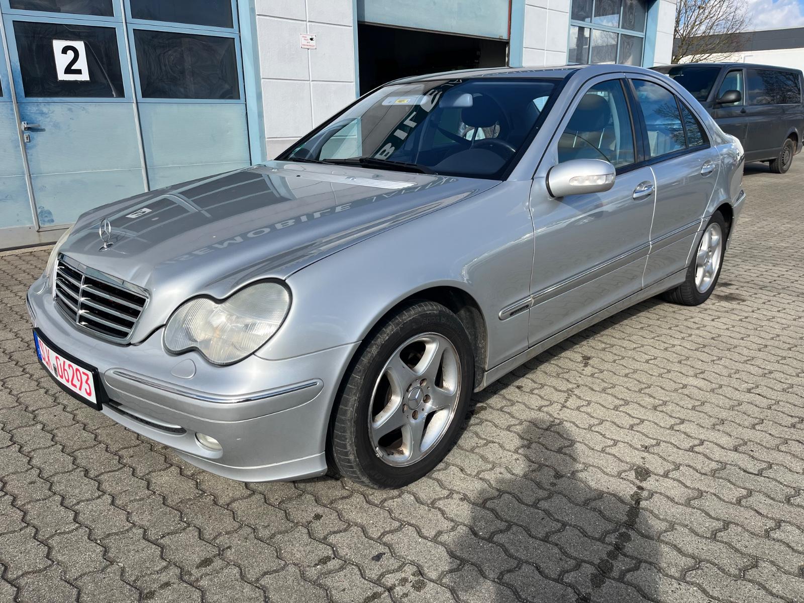 Mercedes-Benz C 220 Avantgarde, Automatik, 8-fach bereift,Navi