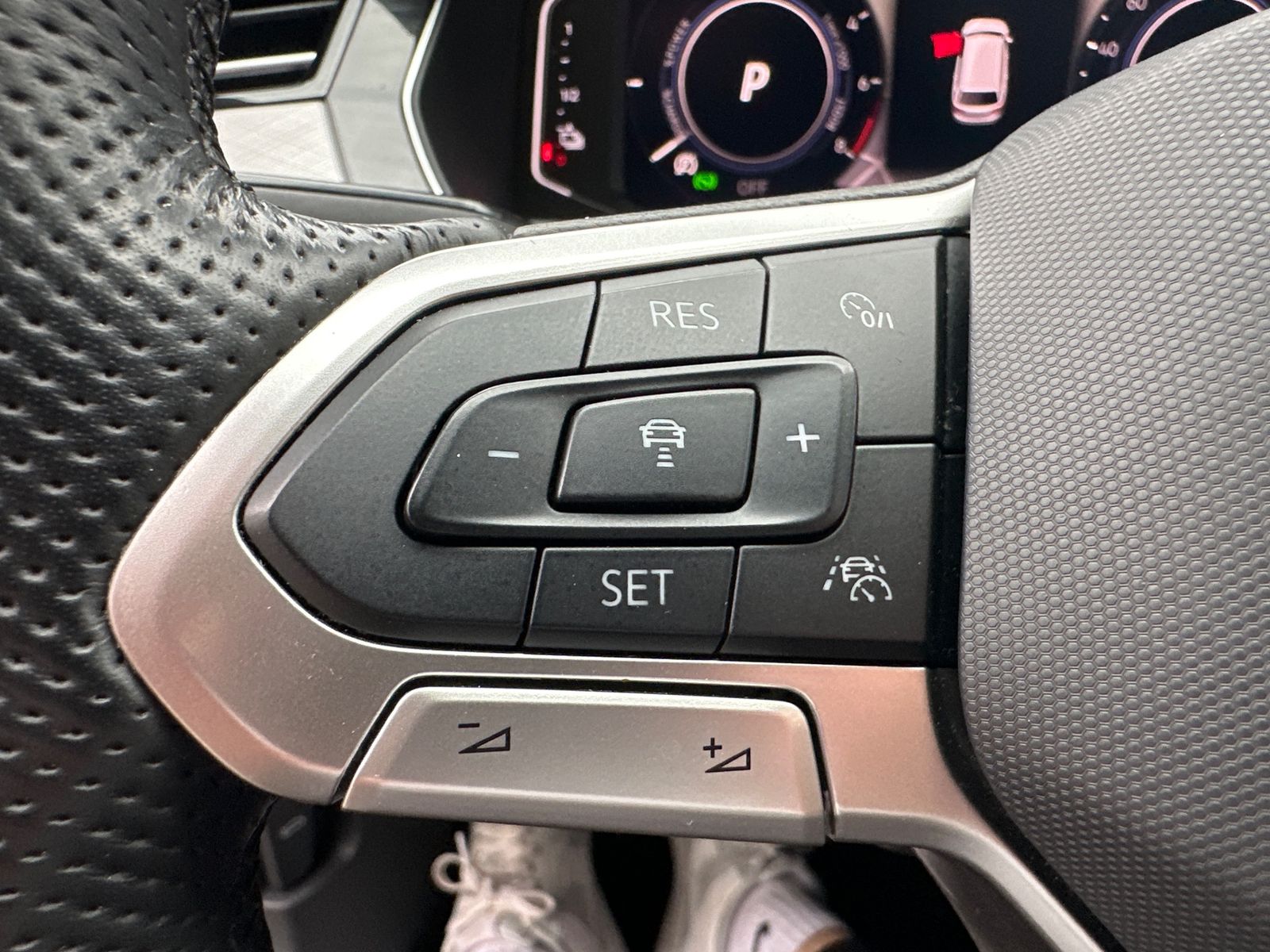 Fahrzeugabbildung Volkswagen Passat Variant 1.4 TSI DSG GTE R-Line NAV+LED