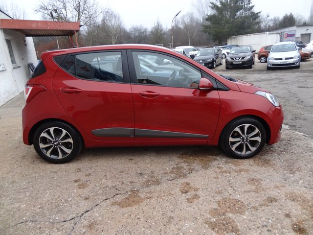 Fahrzeugabbildung Hyundai i10 FIFA World Cup Edition/2.Hd/Klima/Garantie/