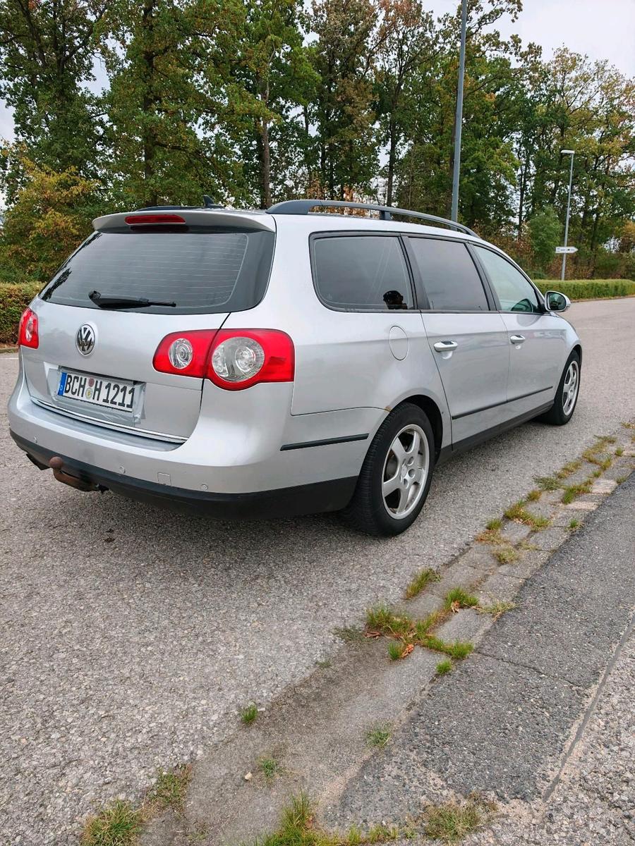 Volkswagen Passat 2010 — вигляд ззаду
