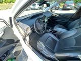 Toyota Prius 1.8-l-VVT-i Plug-in Executive Executive - weiße Toyota Prius