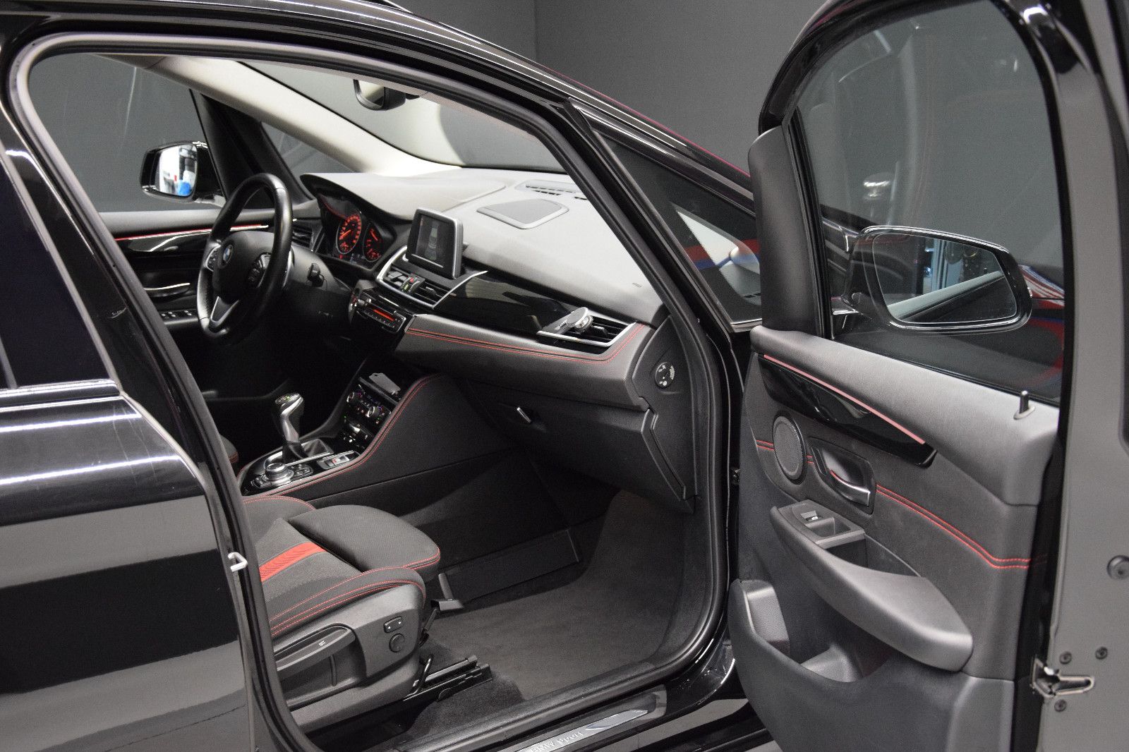 Fahrzeugabbildung BMW 218d Active Tourer LED Sitzheizung NAV Isofix