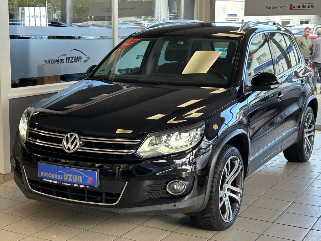 VOLKSWAGEN Tiguan