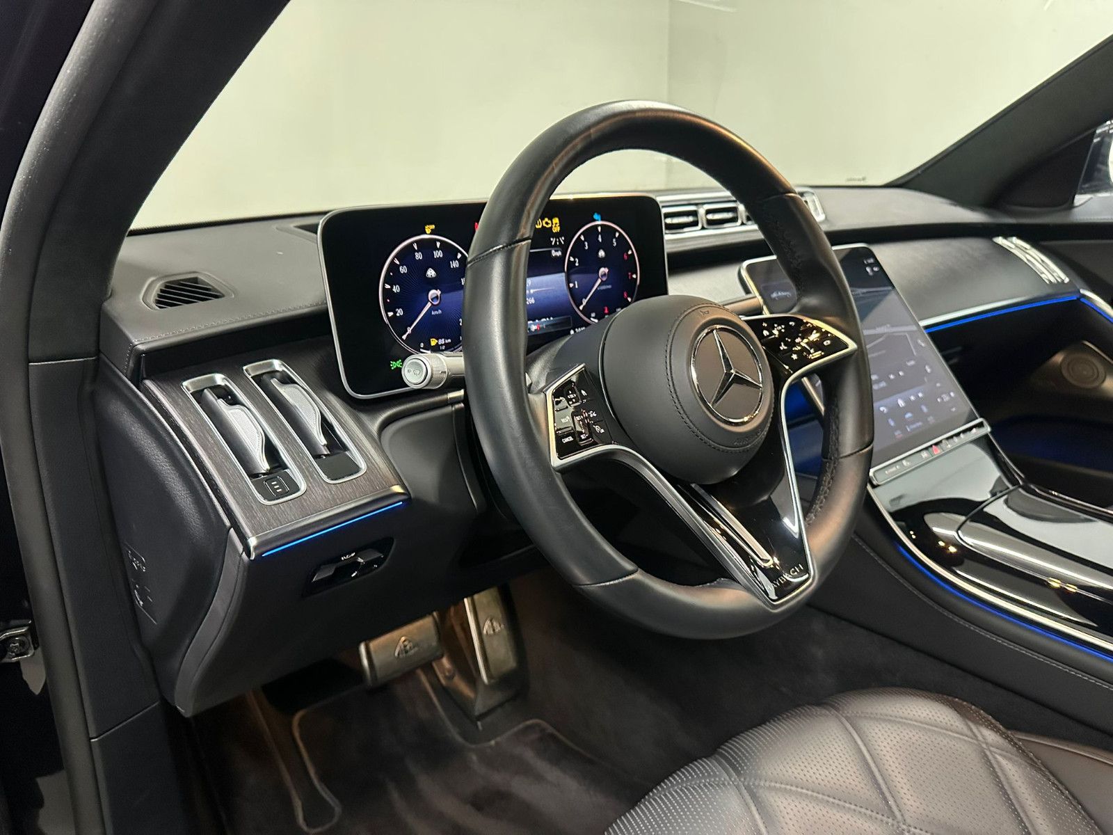 Fahrzeugabbildung Mercedes-Benz S 680 Maybach *FONDENTERAINMENT*HEADUP*EXECUTIVE