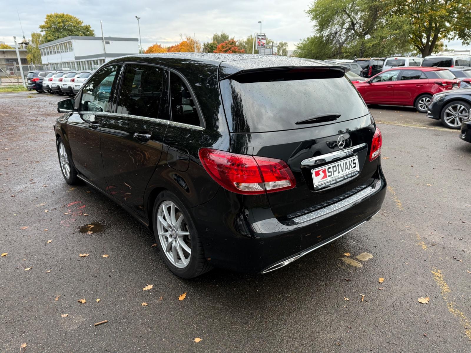 Mercedes-Benz B 180 B -Klasse Rückfahrkamera Navi AHK