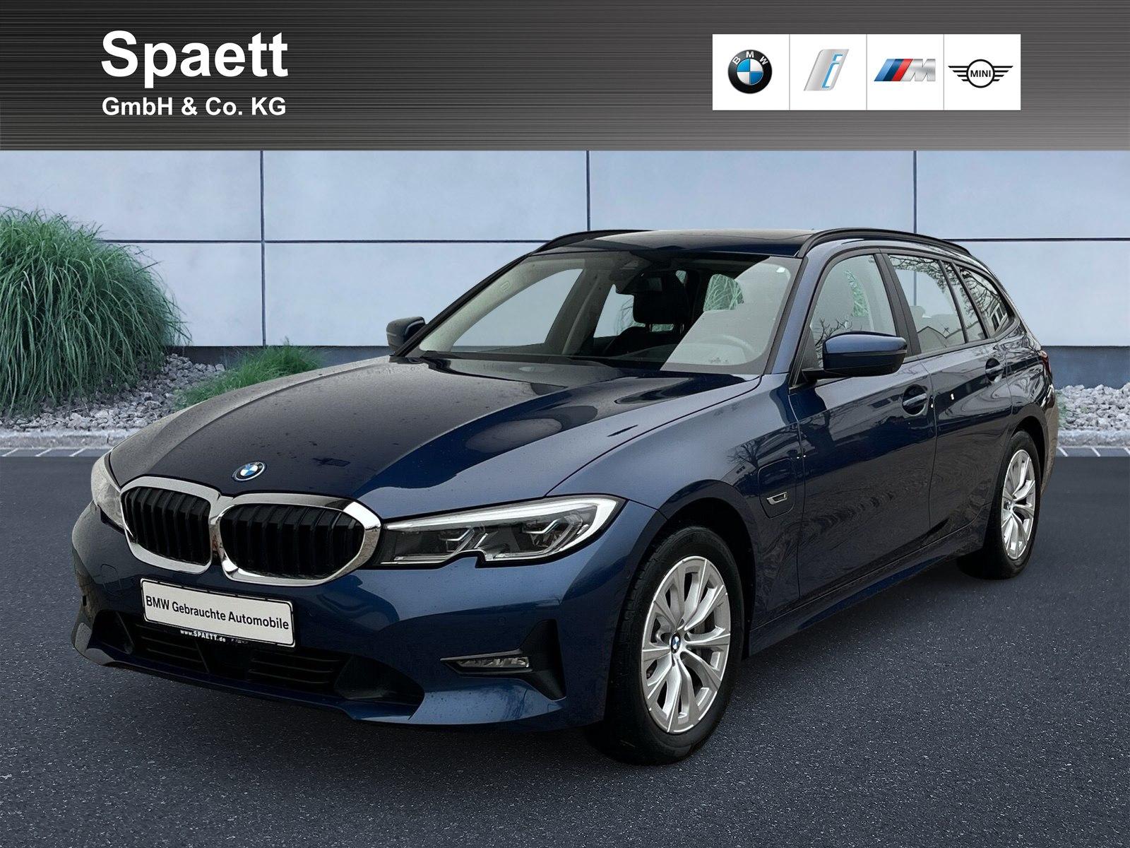 BMW 330e xDrive Touring Head-Up Laser Pano