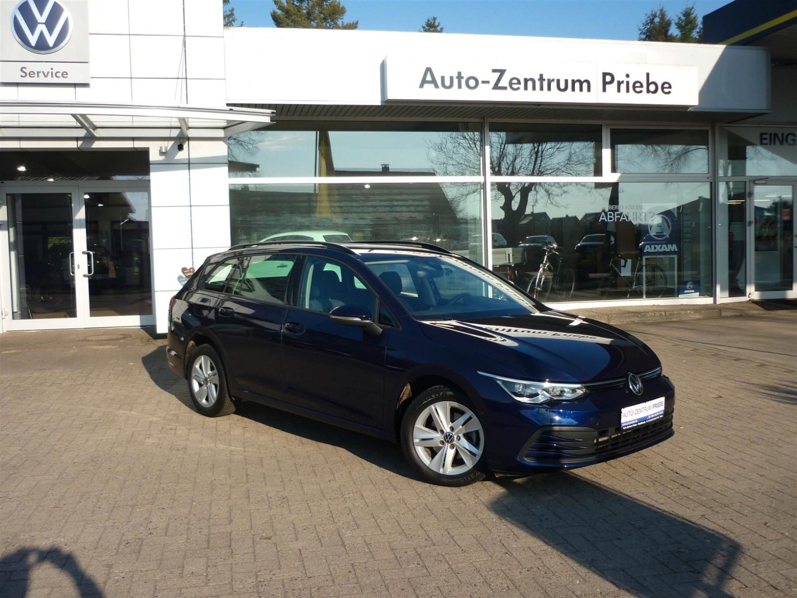 Volkswagen Golf VIII Var. Life 1,0 TSI+AHK+Navi+ACC+Sitzh.