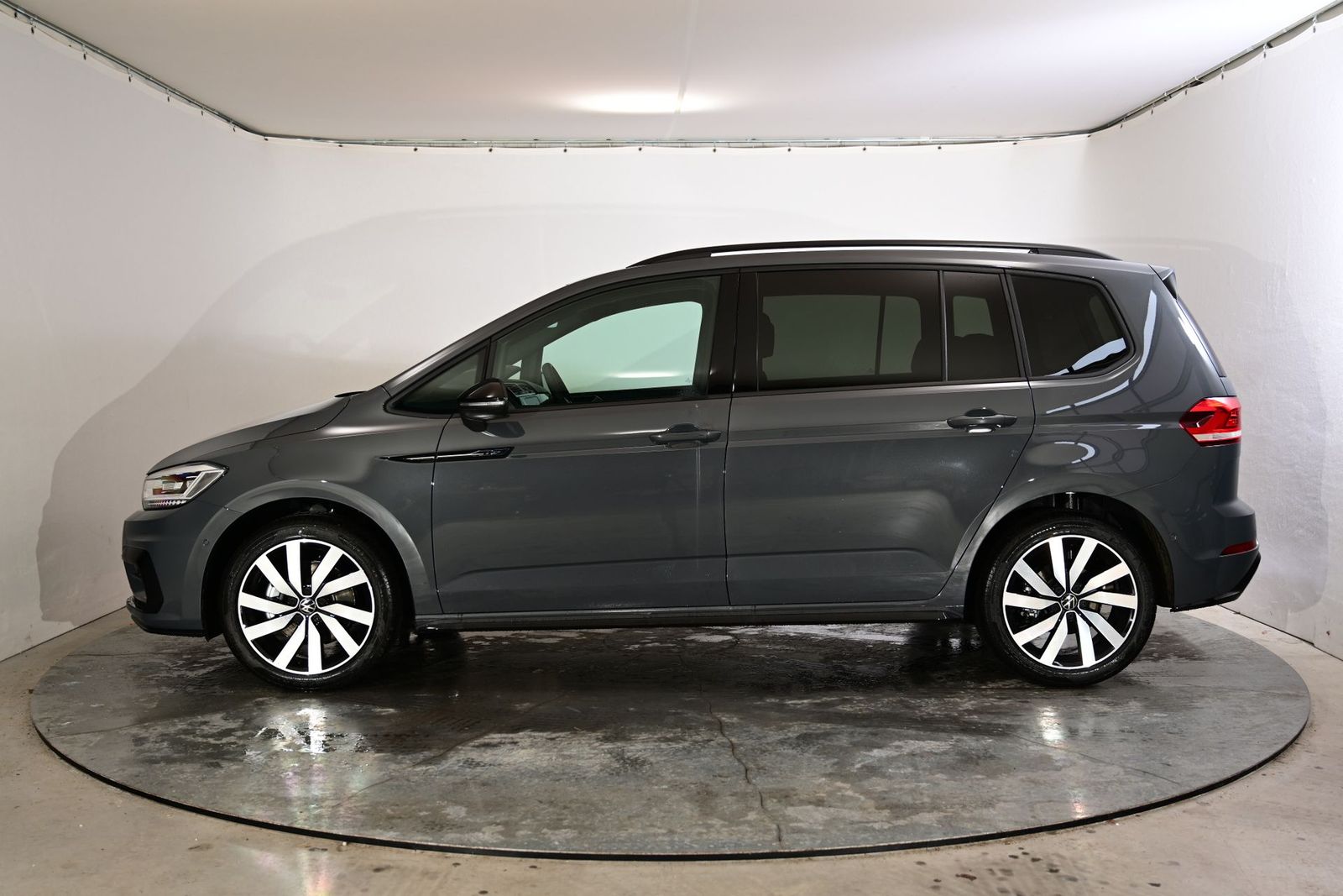Volkswagen Touran Highline R-Line ACC|AHK|RFK|PANO|7-Sit... imagem 2