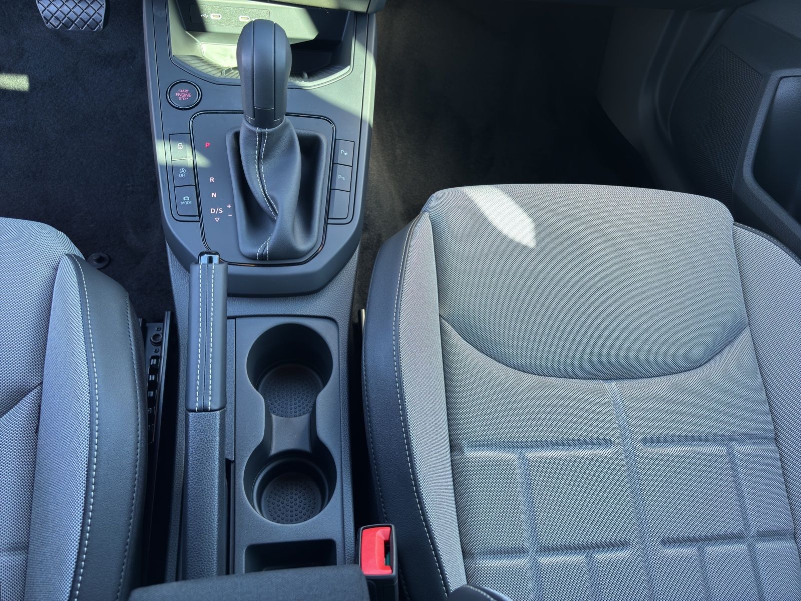 Fahrzeugabbildung SEAT Arona 1.0 TSI FR KESSY RFK 18" BICOLOUR