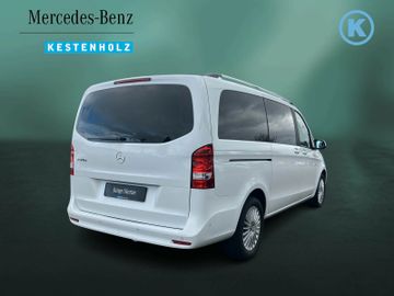 Mercedes V 220 - 6
