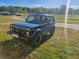 Lada Niva 4x4 mit Satz Winterräder - Lada Niva aus 2010