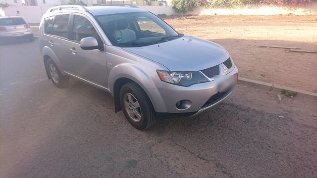 Mitsubishi Outlander in Agadir Marokko zu ...