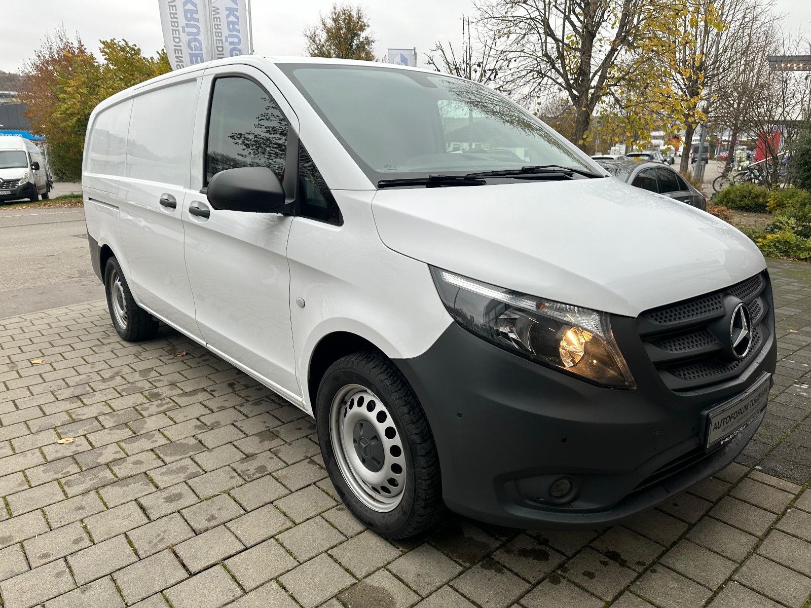 Fahrzeugabbildung Mercedes-Benz Vito 114 4Matic Autom. LANG *NAVI*AHK*SORTIMO