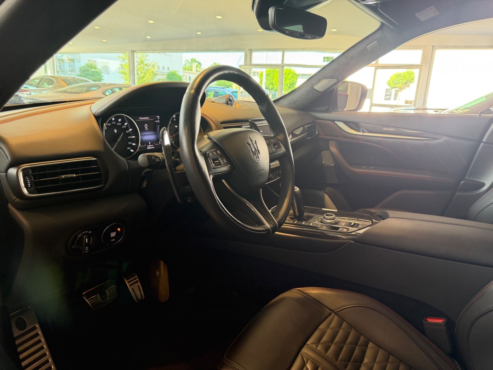 Maserati Levante V8 Trofeo Carbon Panorama foto 4