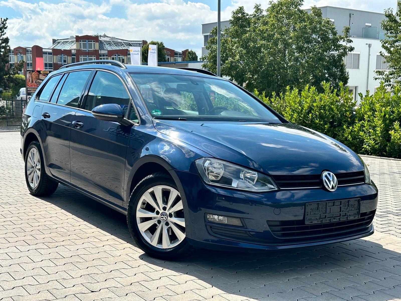 Volkswagen Golf 2014 — rear view