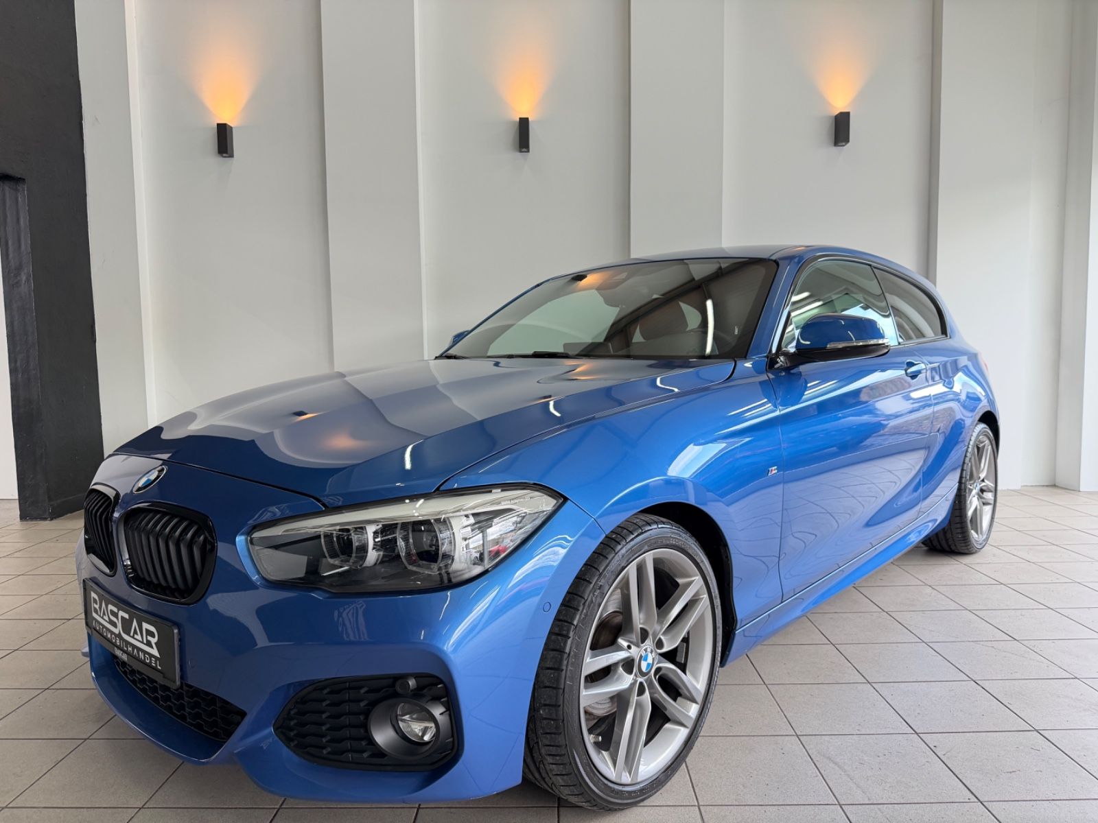 BMW 118i M-Sportpaket Black Shadow Navi LED H&amp;K Kam.
