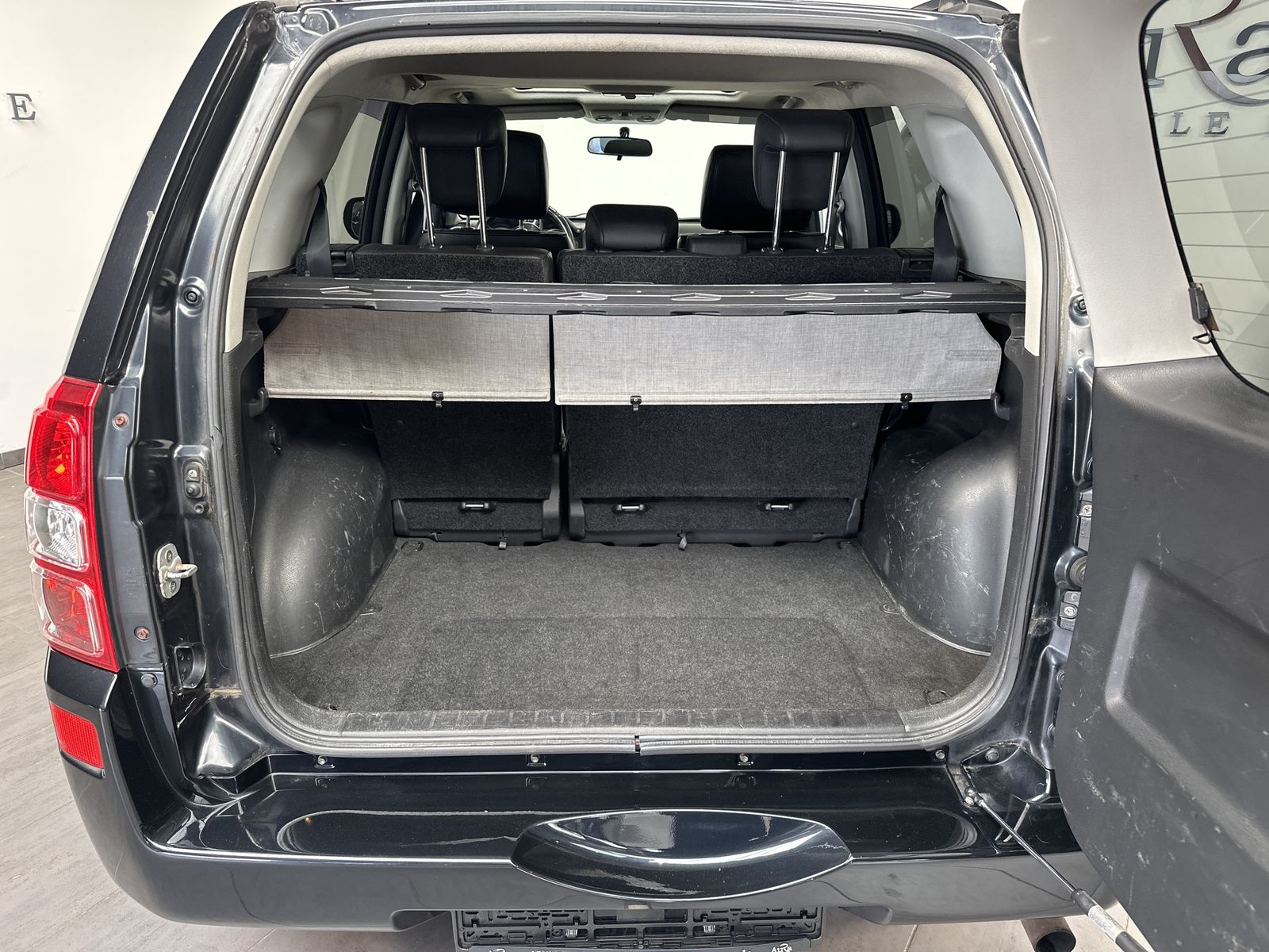 Fahrzeugabbildung Suzuki Grand Vitara 2.4 VVT Club AHK+LEDER+GLASDACH+TEM