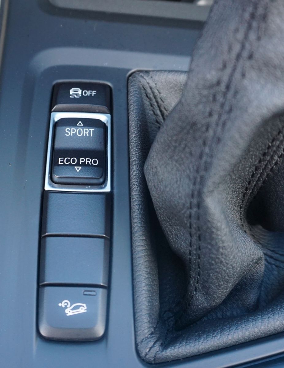 Fahrzeugabbildung BMW X1 xDrive 20i Advantage,PDC,Automatik,Scheckheft