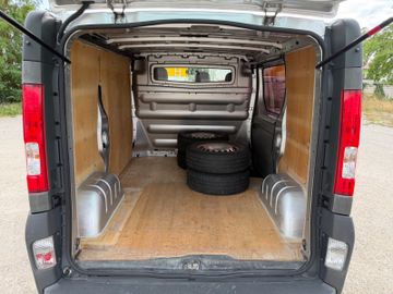 Opel Vivaro - 8