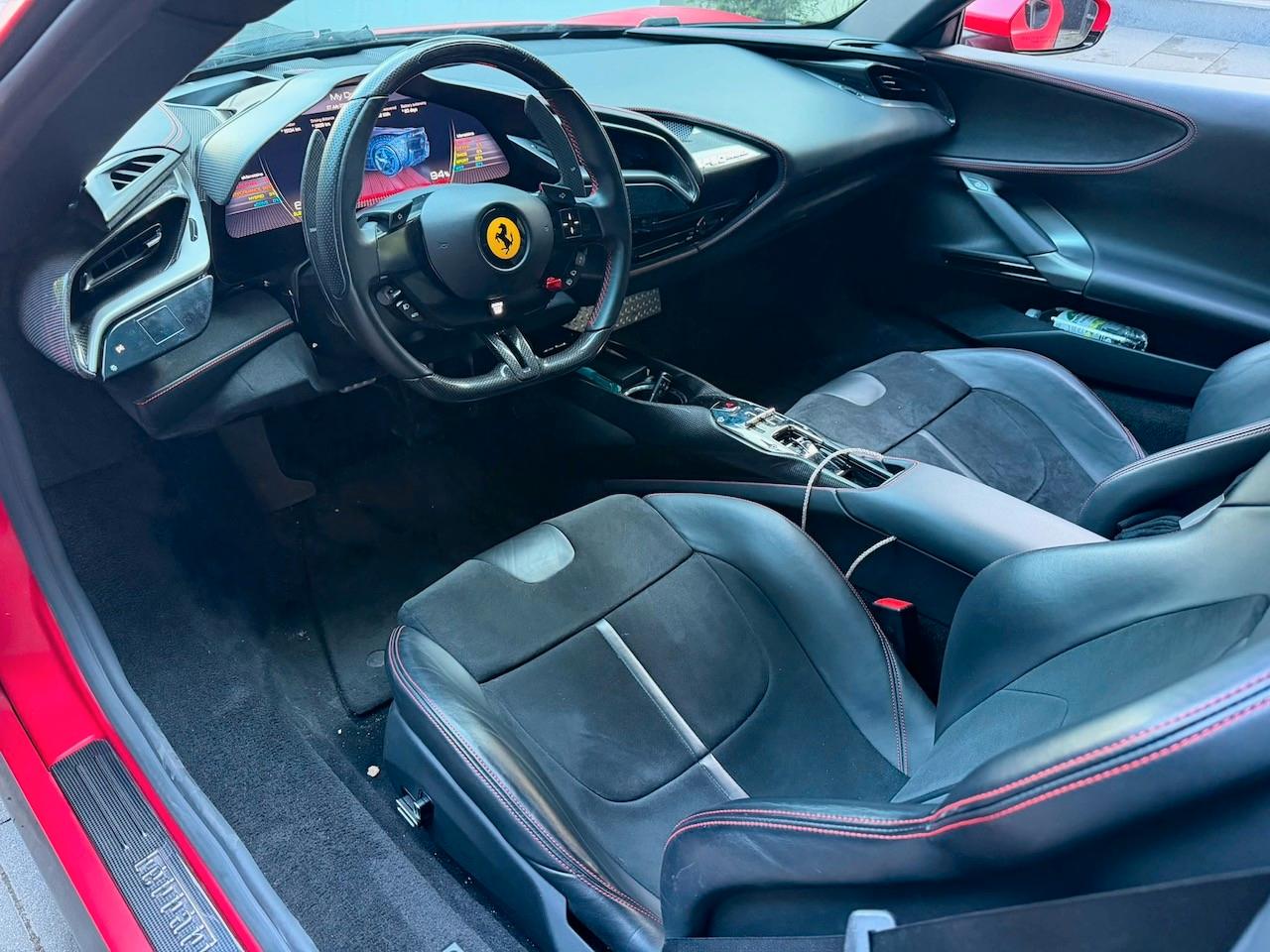 Ferrari SF90 *Lift *Carbon *AFS *Carplay *MATT LACKIERUN