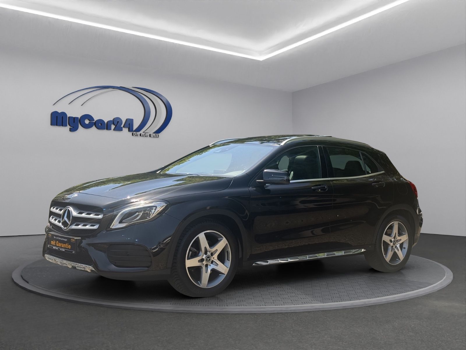 MERCEDES-BENZ GLA 250 AMG I PanoI 18Zoll I 4Season