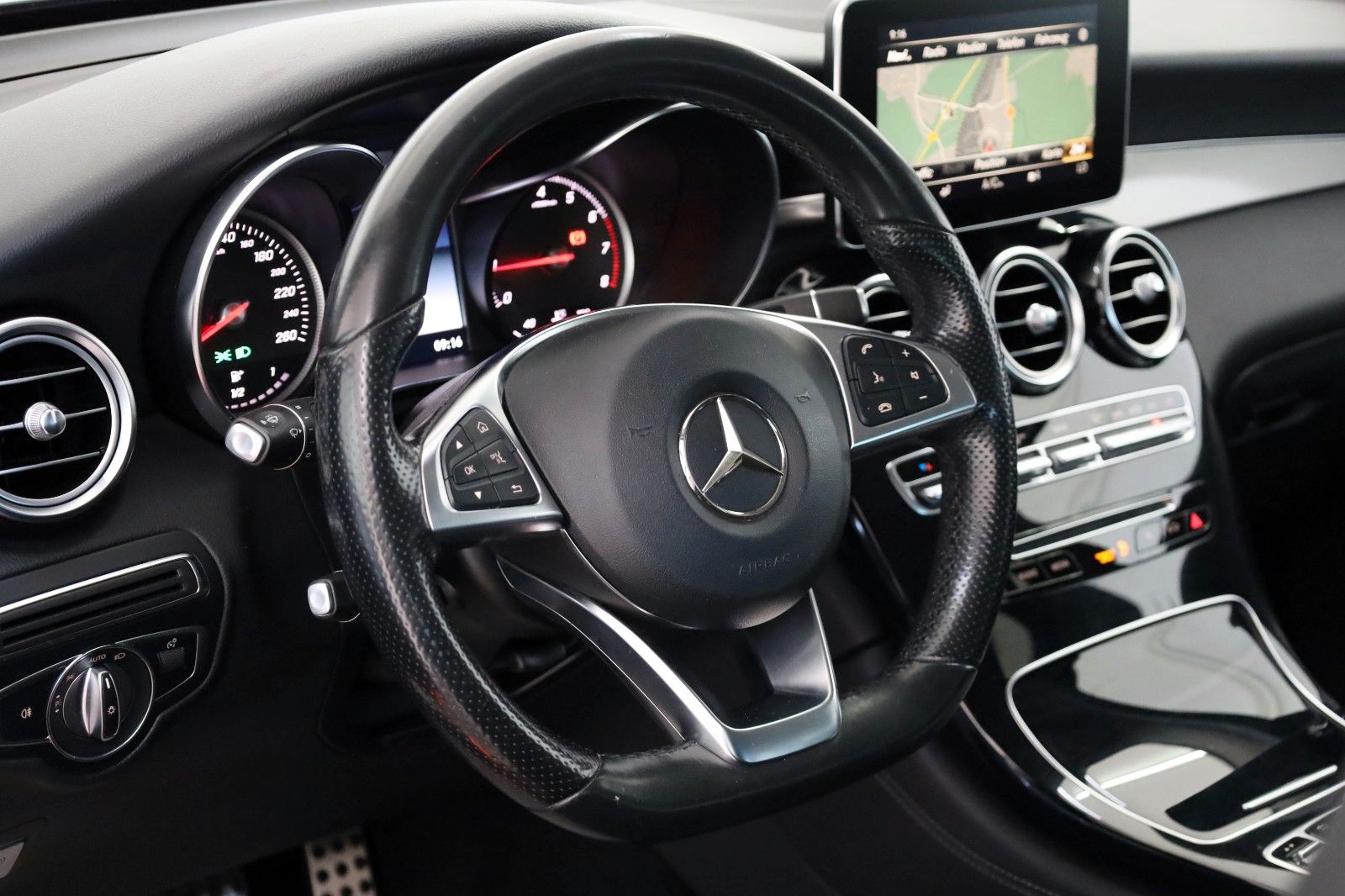 Fahrzeugabbildung Mercedes-Benz GLC 300 4M Exclusive AMG Int. TLeder,Navi,LED,SH